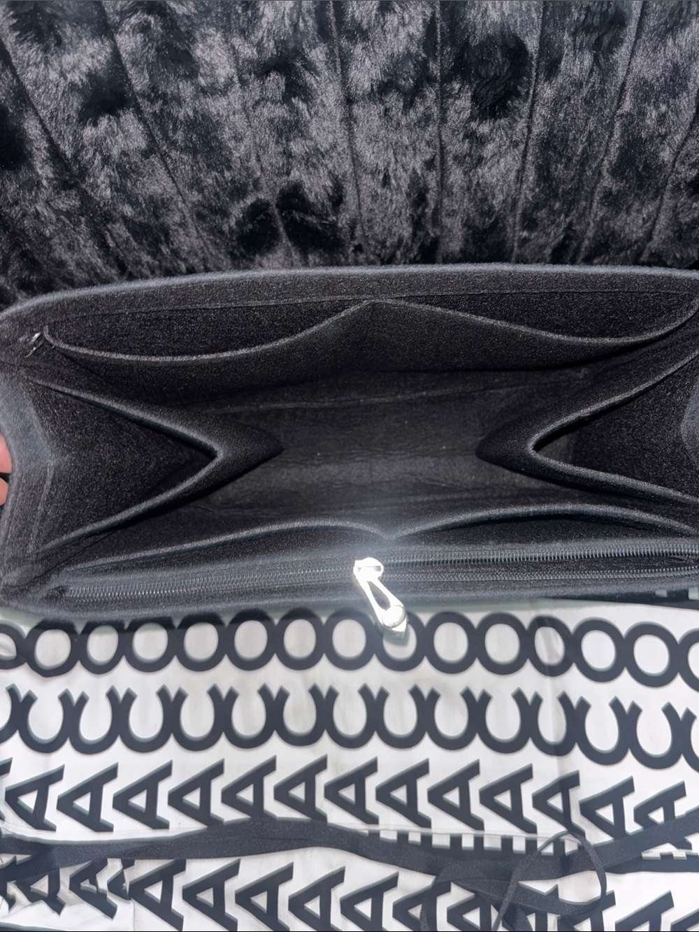 NEW!! Marc Jacobs Red “The Tote Bag” Leather Tote with Dust Bag and Insert!! - Picture 10 of 12